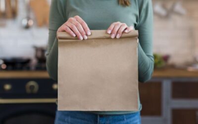 ¿Bolsas de papel o de plástico? ¿Qué debes ofrecer en tu negocio?